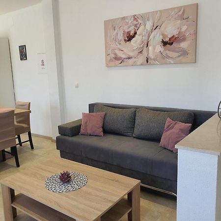 Apartment Rados Dugopolje Eksteriør billede