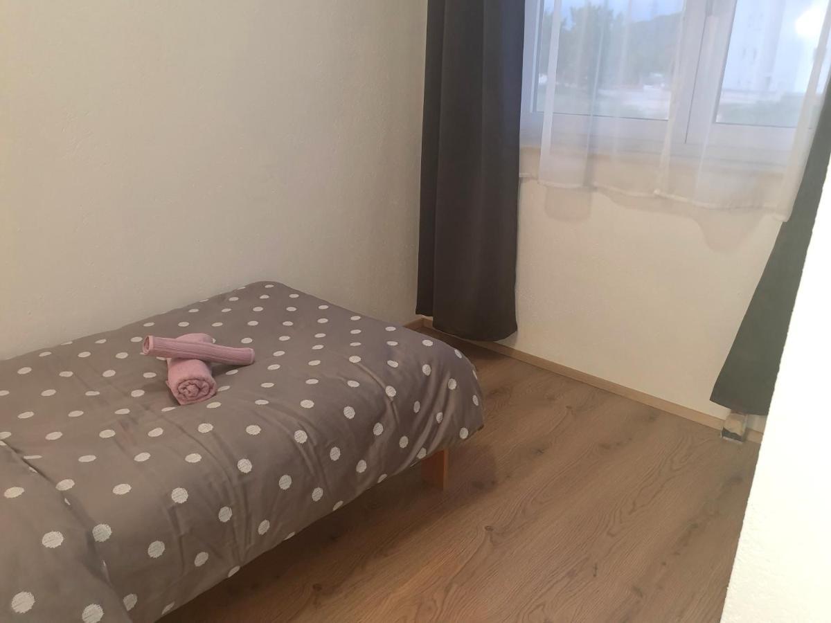 Apartment Rados Dugopolje Eksteriør billede