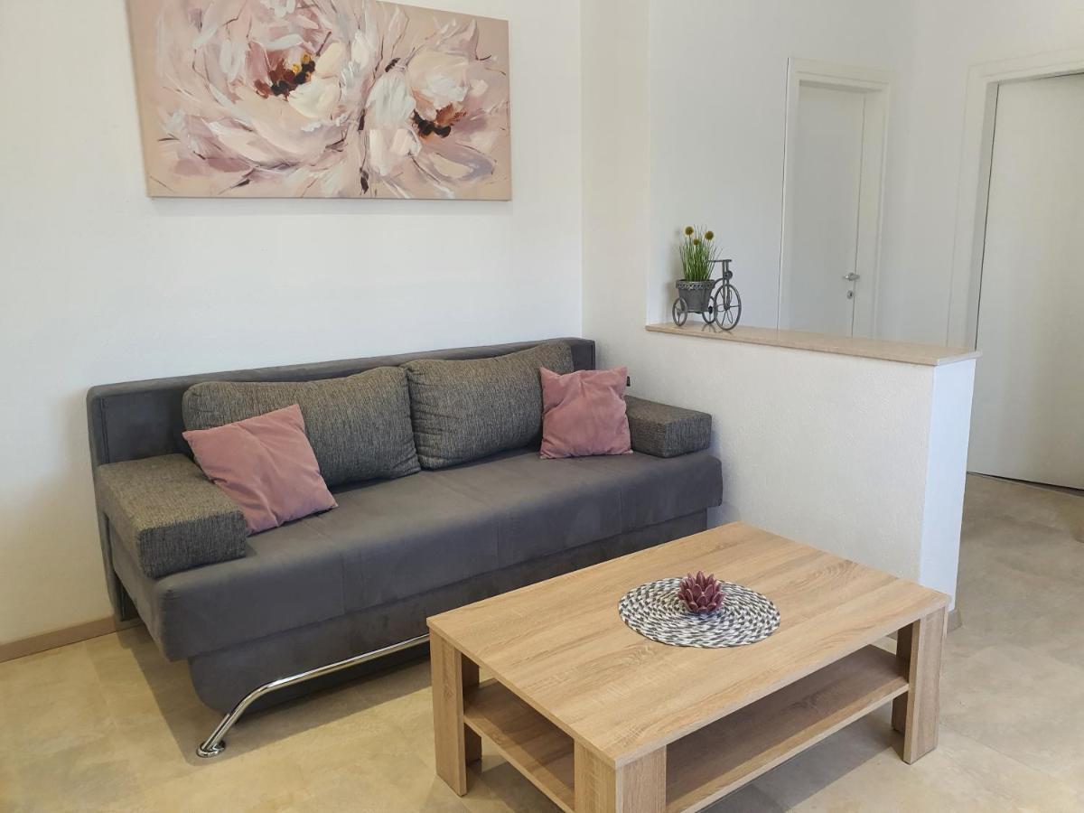 Apartment Rados Dugopolje Eksteriør billede