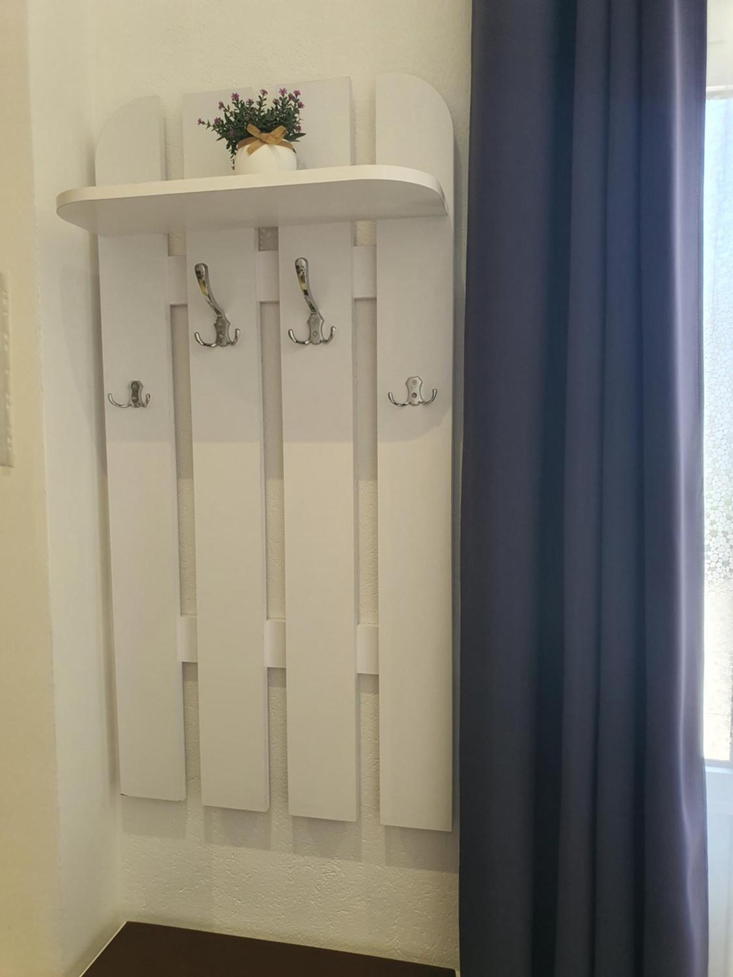 Apartment Rados Dugopolje Eksteriør billede